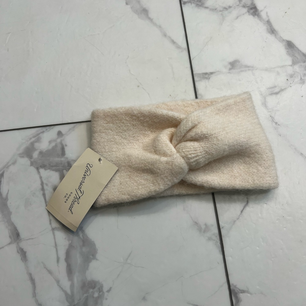 Universal Thread Cream Knotted Hair Accessory
